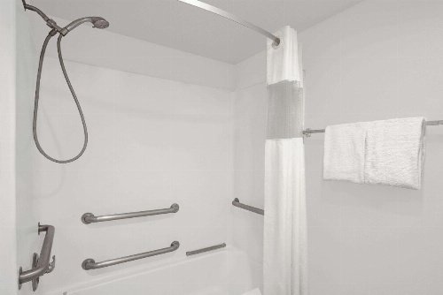 Travelodge by Wyndham Cedar City image 11