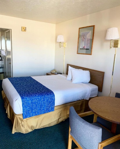 Travelodge by Wyndham Cedar City image 12