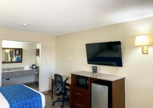 Travelodge by Wyndham Cedar City image 18