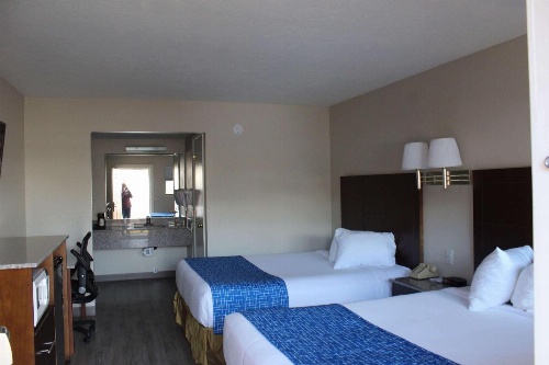 Travelodge by Wyndham Cedar City image 3